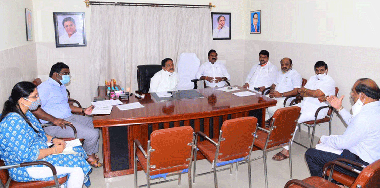 Ensure potable water supply to each house every day: Errabelli