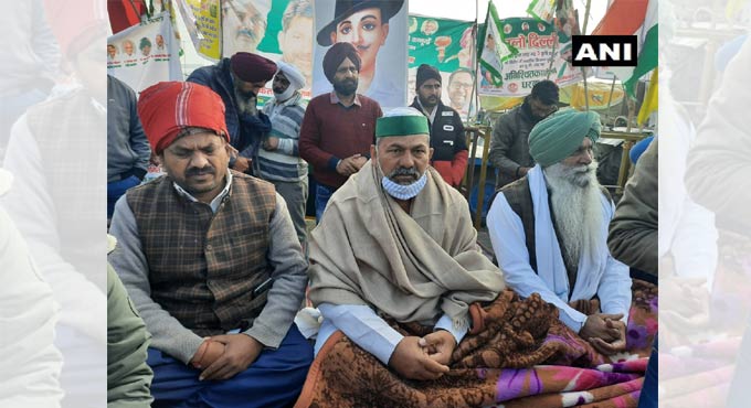 Agitating farmers begin day-long fast, to intensify protest against farm laws