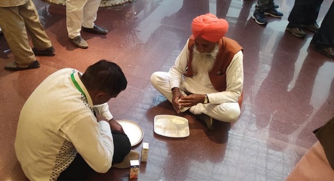 Farmer leaders at talks refuse govt’s lunch offer