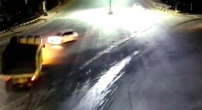 Five youngsters killed in road accident at Gachibowli