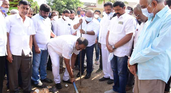 Karimnagar is fastest growing city in TS: Gangula Kamalakar