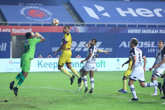 Santana shines with a brace for Hyderabad