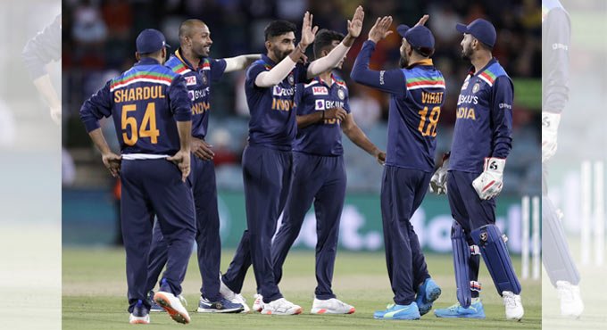 India avoid series whitewash with 13-run victory in 3rd ODI against Australia