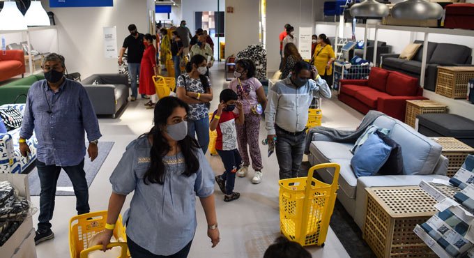 Hundreds shrug off pandemic for Ikea’s Mumbai store