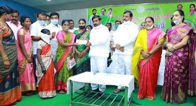 Kalyana Lakshmi a gift to parents of girl child: Jagadish Reddy