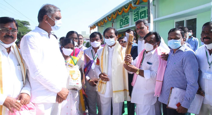 KCR announces Rs 600 crore developmental initiatives for Siddipet