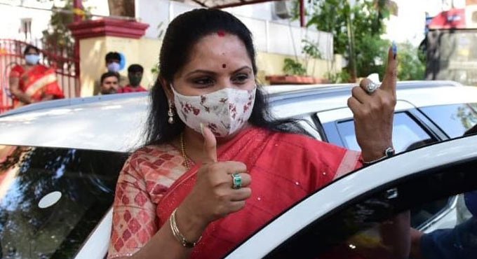 GHMC Polls: Kavitha votes at DAV Public School in Banjara Hills