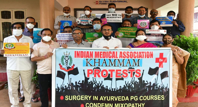 IMA protests against mixopathy in Khammam