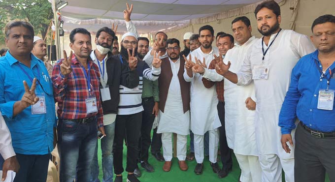 GHMC polls: AIMIM workers celebrate victory in old city