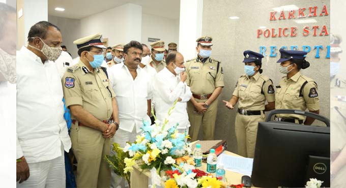 TS Police, a role model for the rest of the country, says Mahmood Ali