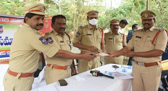 Notorious burglar held in Mancherial