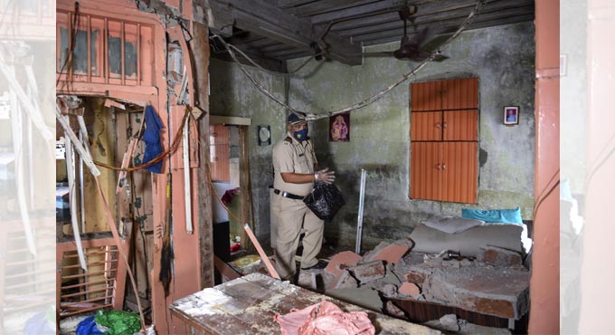 16 injured in fire after cylinder blast in Mumbai building