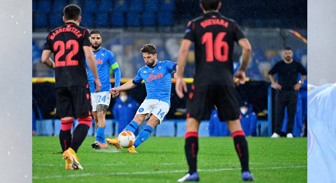 Napoli, Real Sociedad advance in Europa League