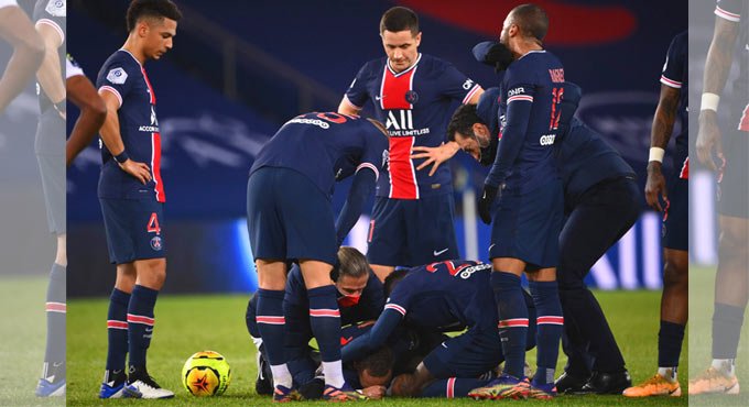 Neymar stretchered off in PSG’s defeat to Lyon