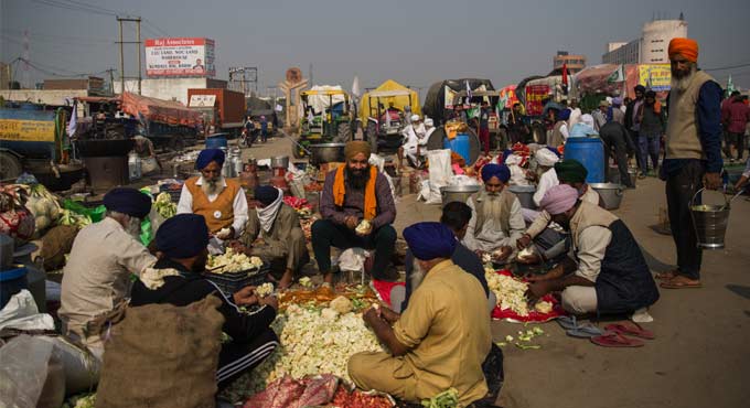 Protesters continue to camp at Delhi borders amid heavy police deployment