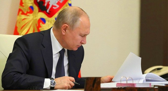 Putin proposes Russia-US cooperation in greetings to Biden