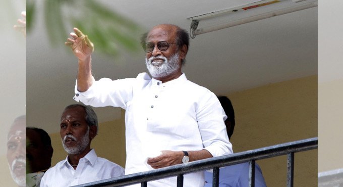 Superstar Rajinikanth decides not to enter politics
