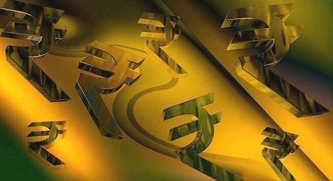 Rupee slips 17 paise to 73.73 against US dollar in early trade