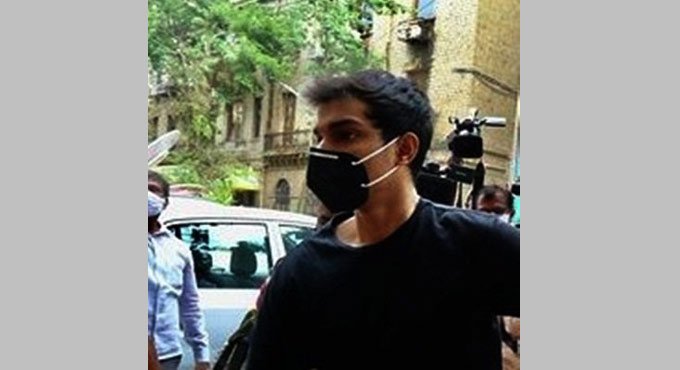 Mumbai Court grants bail to Showik Chakraborty in drugs case