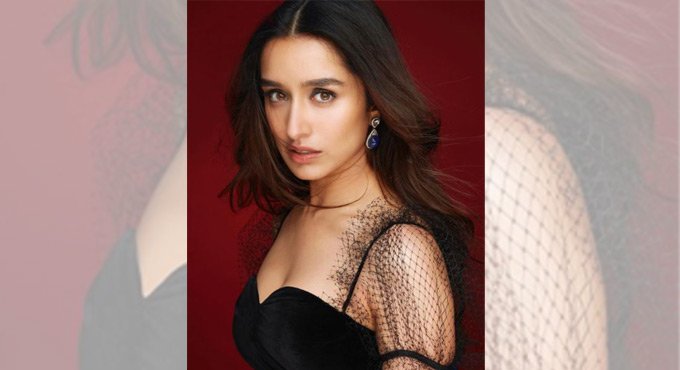 Shraddha Kapoor sets social media ablaze