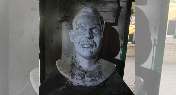 Statue of 1971 martyr in Dhaka University partially damaged by miscreants