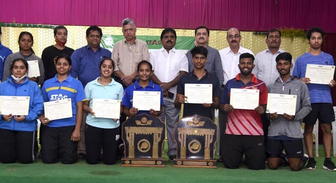 Snehit, Pranitha emerge champs