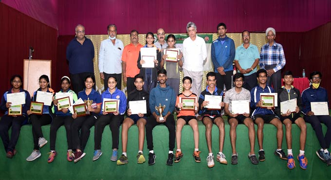 Varun, Bhavitha claim top honors in TT tournament