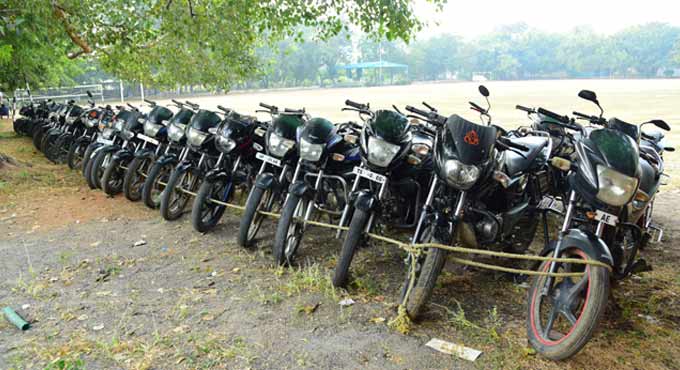 Inter-district vehicle lifting gang busted in Karimnagar