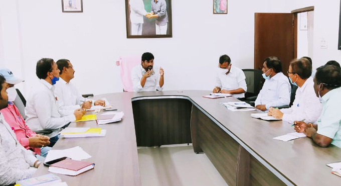 Expedite works on national highways, Balka Suman tells officials