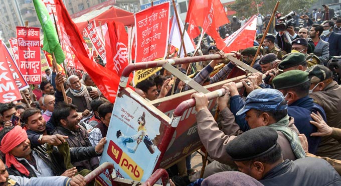 Massive farmers showdown in Patna