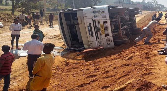 1 dead, several injured as bus overturns in Chhattisgarh’s Surguja