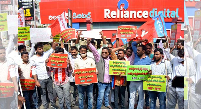 Reliance Jio to move HC to seek govt intervention to stop vandalism