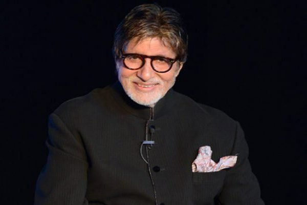 Big B’s throwback pic from Mr Natwarlal set with Hrithik as a child