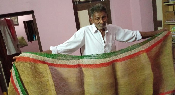 Andhra octogenarian who weaves sarees with paddy straw