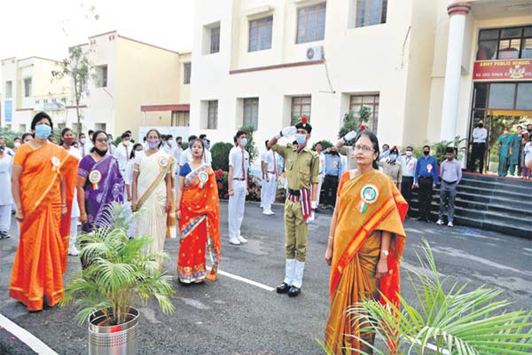 Republic Day: Strive to make India self-reliant nations