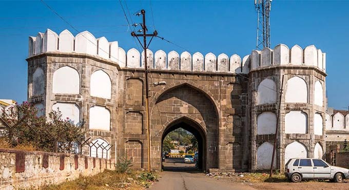 Restore Aurangzeb-built Maha fort: Experts