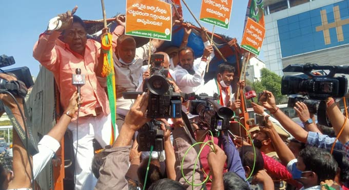 BJP stages protest demanding formation of GHMC council