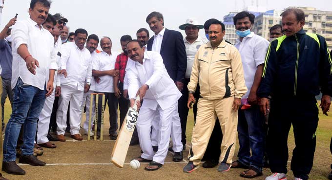 Eatela Rajender inaugurates Doctors Cricket Tournament