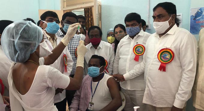 Over 1.5 lakh health care workers in Telangana receive vaccine