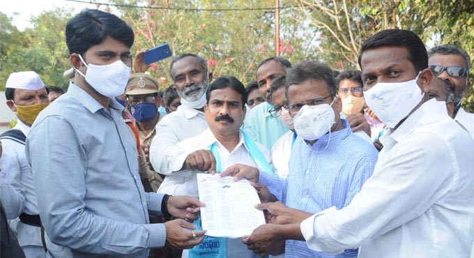 Goondla, Bestha communities take out rally in Nizamabad