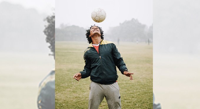 Study suggests college football players underestimate risk of injury