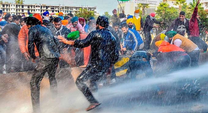 Farmers vandalise Haryana CM’s ‘Kisan Mahapanchayat’ venue