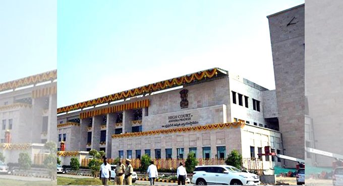 High Court quashes FIR by Andhra CID alleging insider trading of land