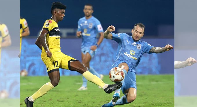 ISL: Resilient Hyderabad FC hold mighty Mumbai