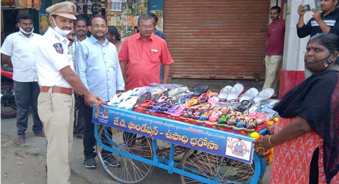 Kothagudem: JD Foundation extends support to women