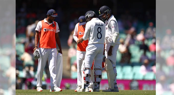 Jadeja fractures left thumb, Pant has swollen elbow