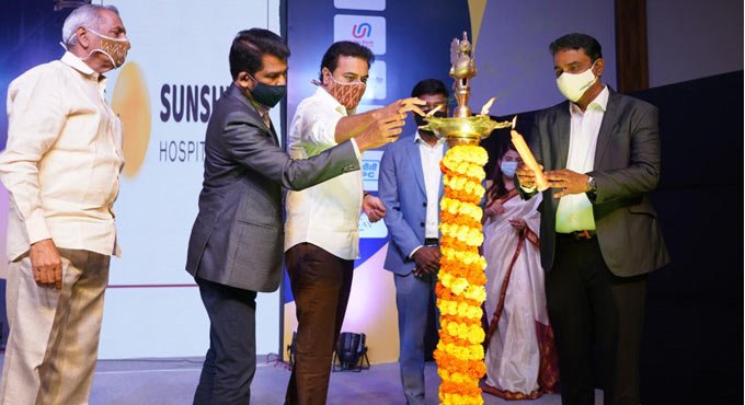 Hyderabad: KTR presents Hybiz TV media awards