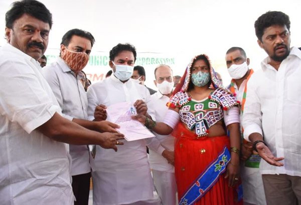 KTR asks for Defence land in Hyderabad for development