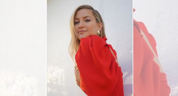 Kate Hudson hides in bathroom from family