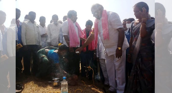 Sirpur MLA lays foundation stone for bridge across Erravagu